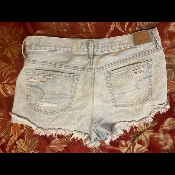 AE Shorts - Picture 2 of 4